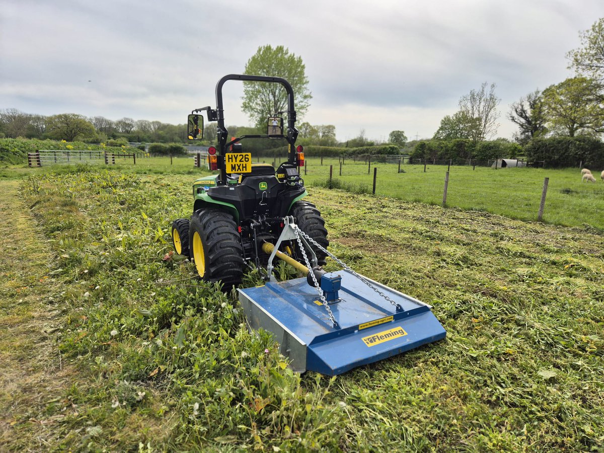SWHire's tweet image. Collected Friday from @RJandKDMcLean, and put to work on Saturday.

A new topper for our Compact Tractor range. 

Completing an attachment selection of:
Rollers, Chain Harrows, Rotavators &amp;amp; Power Harrows.

View here:
sw-hire.co.uk/hire/compact-e…
#JohnDeere #CompactTractor