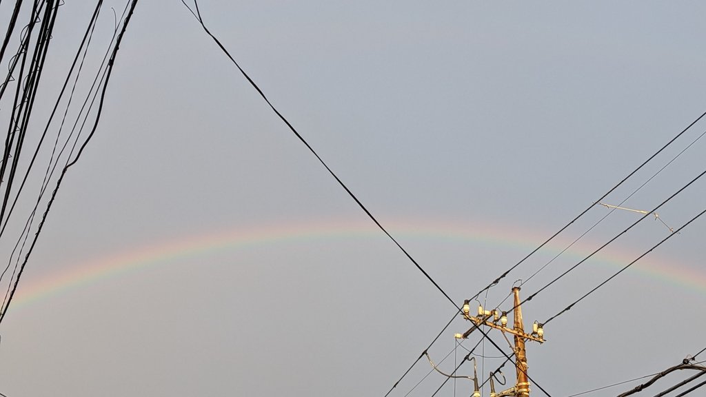 harry__s's tweet photo. とても久しぶりに虹🌈を見た❗️🙆
#イマソラ #msky #キリトリセカイ https://t.co/BrITQTd1ot