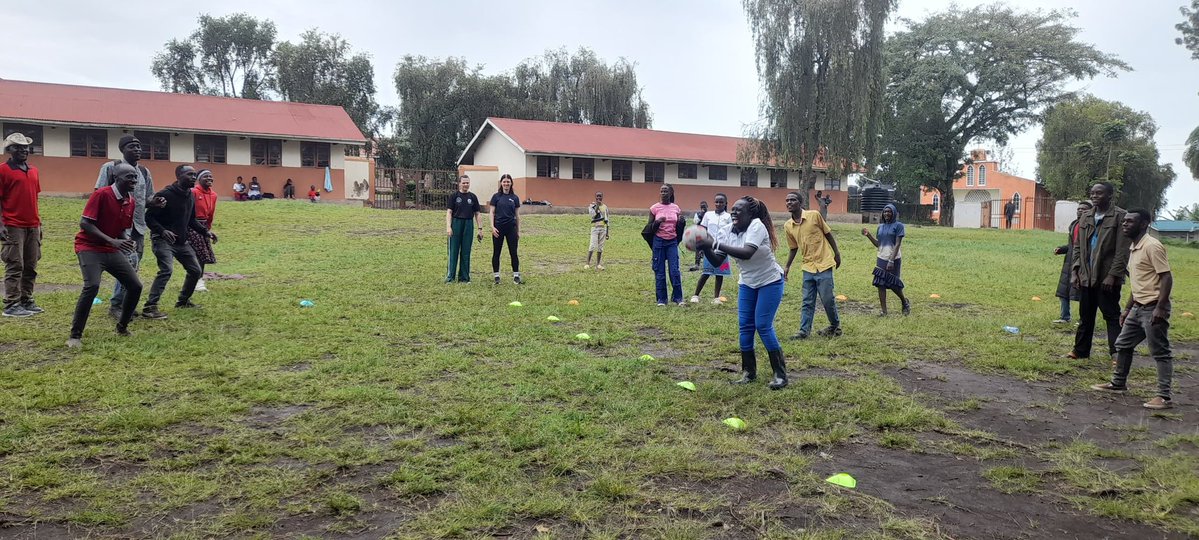 yawefoundation's tweet image. #youthPsychosocialDay led by #LORE a volunteer #sportsscientist from #Belgium, emphasizing the strong link between physical activity, mental health and social inclusion, highlighting how sports can reduce stress, improve mood, and foster resilience among youth. @BelgiumInUganda