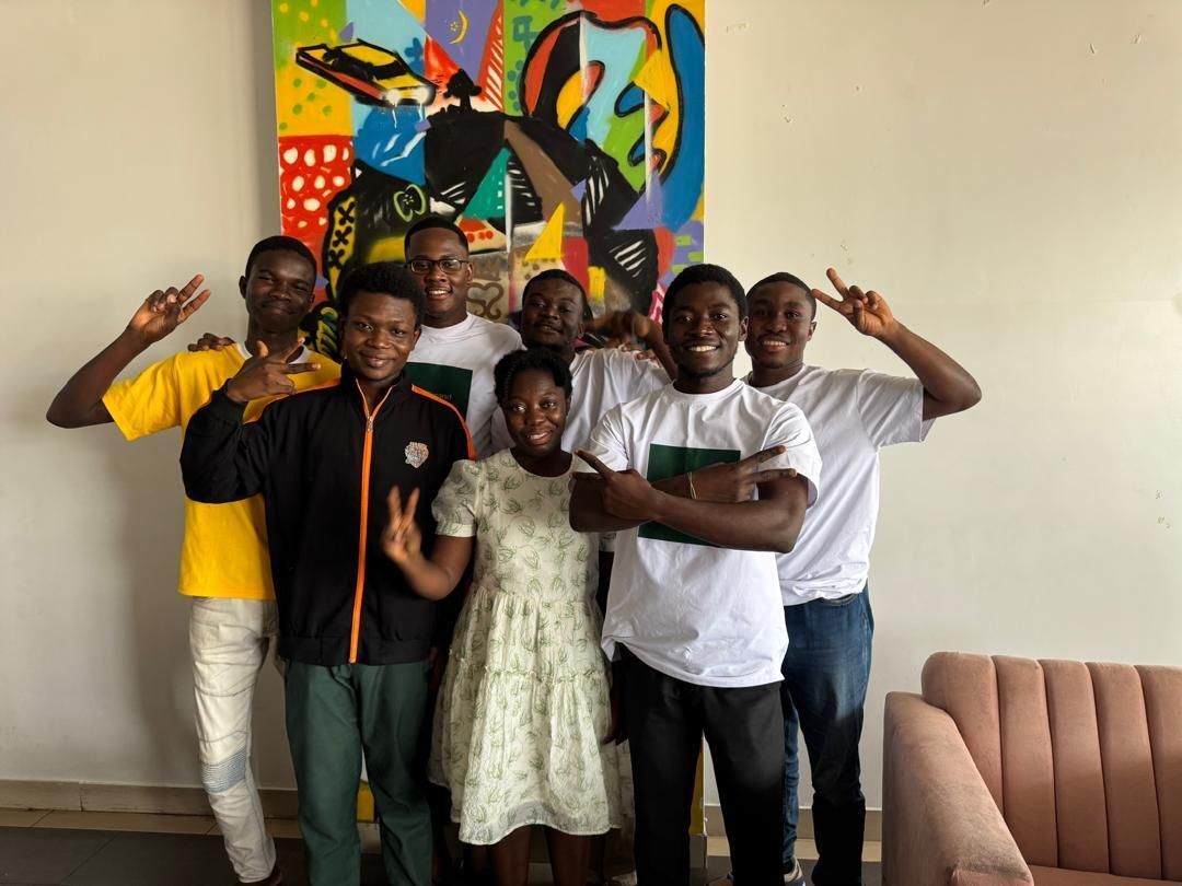 errandearn's tweet image. Big energy at the @ErrandEarn end-of-semester meeting! 📈 We brought runners to refine routes, swap tips, and give bonuses, awards, gear. 🎁🏆 They delivered thousands of packages — huge shoutout to the team! 🚀💪 

#Errand #Earn #Campuslife #KNUST