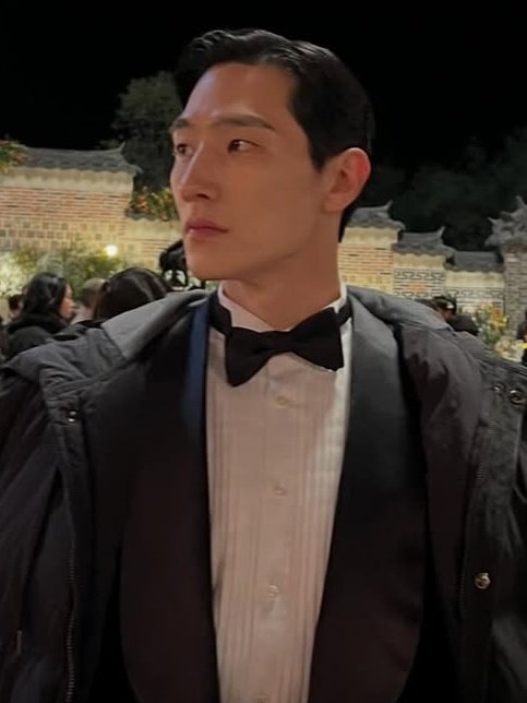 requimoi's tweet photo. 🤵🏻🖤🤍 https://t.co/T0iHKKP1bN