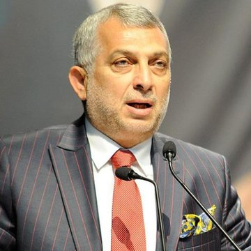 lue_tv's tweet photo. AK Partili Metin Külünk’ten Spor Bakanı Osman Aşkın Bak’a:   "

Sayın Spor Bakanımızın en temel sorumluluğu tarafsızlıktır ve milletimiz, Sayın Bakanımızın hakikatte tarafsız olduğuna inanmak istiyor.

  Sayın Bakan Osman Aşkın Bak’ın ‘Şampiyon Cimbom’ ifadesi, hangi bağlamda söylenmiş olursa olsun, derbi haftasında milyonlarca taraftarın zihninde tek bir düşünce oluşturuyor: ‘Acaba ligimiz taraflı olabilir mi?’"
