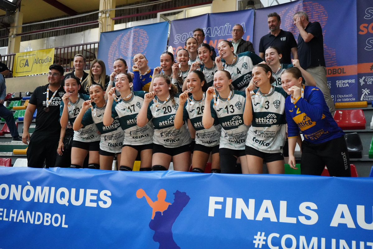 #ComunitatDelHandbol 🧡💙 tweet media