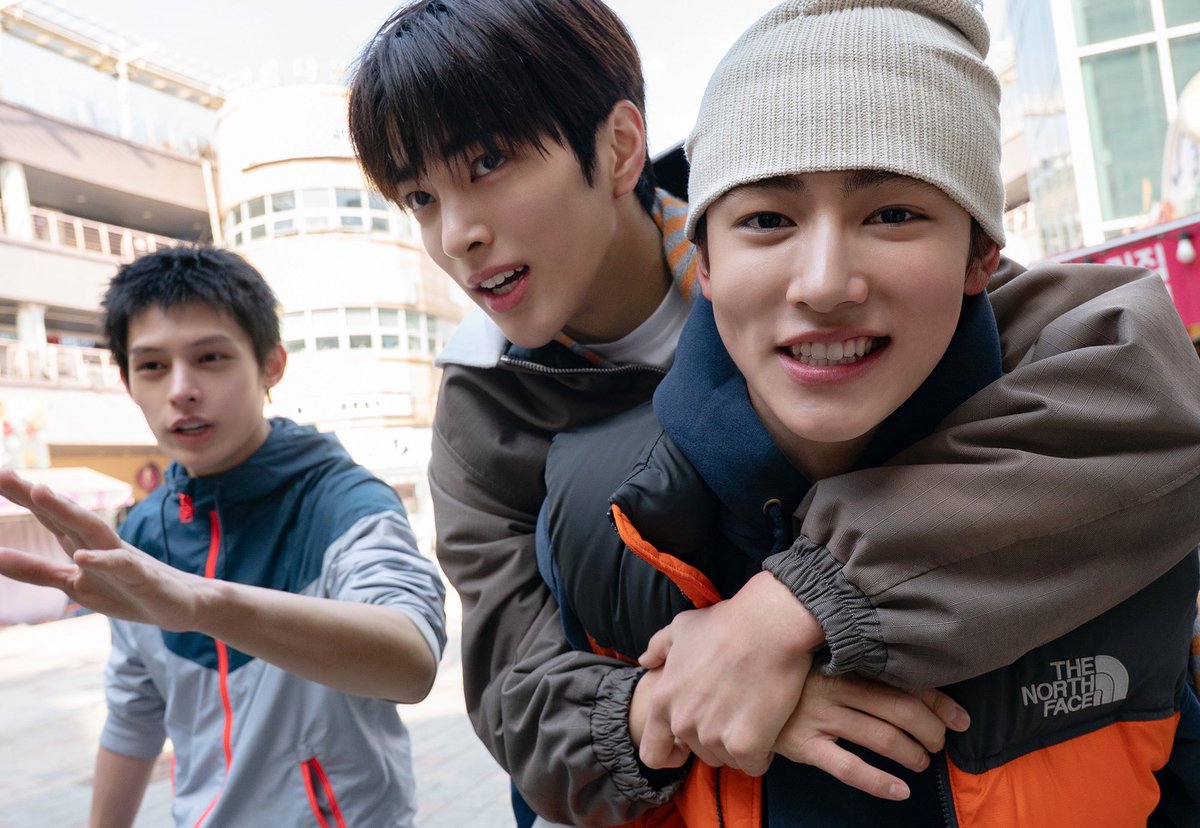 asha ✮ tweet media