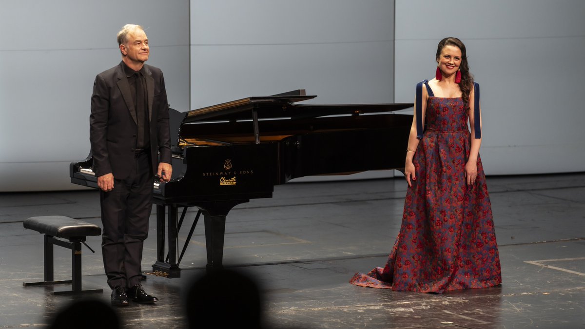 LesArtsValencia's tweet image. ✨ Brillante recital de Katharina Konradi (@kathkonradi) ayer junto al pianista @juliusdrake. ¡Una tarde inolvidable!

📸 Mikel Ponce

#LesArts #Ópera #Valencia