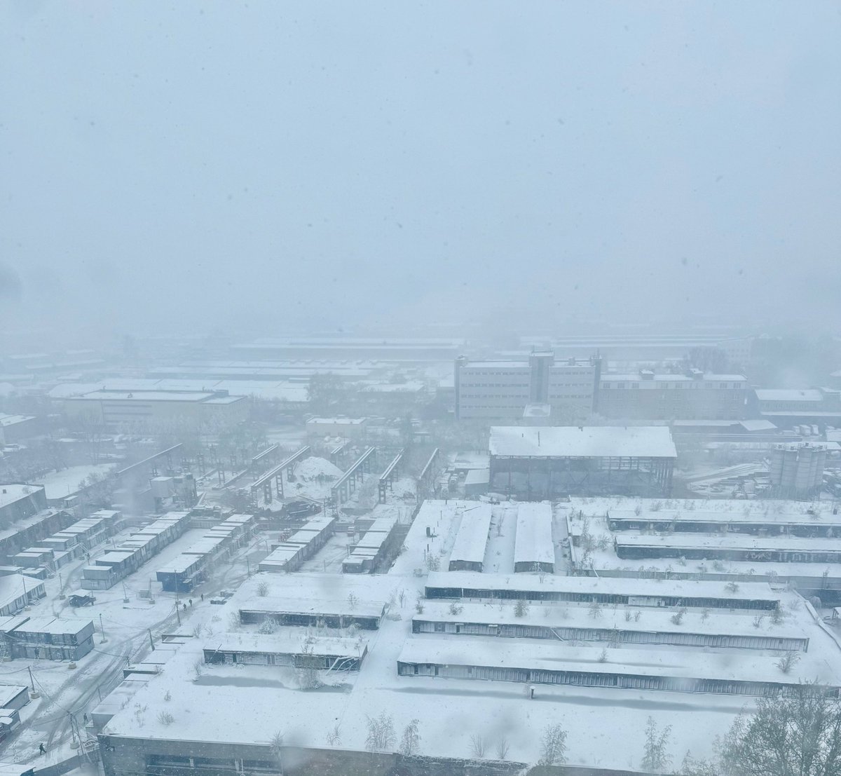 RunningShrimps's tweet image. Оказывается вчера на полумарафоне была хорошая погода 😀 Вид из окна #snow #weather