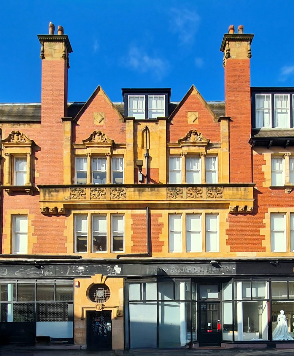 is_glasgow's tweet image. Part of an unusual 1902 tenement on Howard Street in central Glasgow designed by Henry E. Clifford for the Glasgow and South West Railway Company, who were based at the nearby Saint Enoch Railway Station.

#glasgow #architecture #howardstreet #tenement #architecturephotography