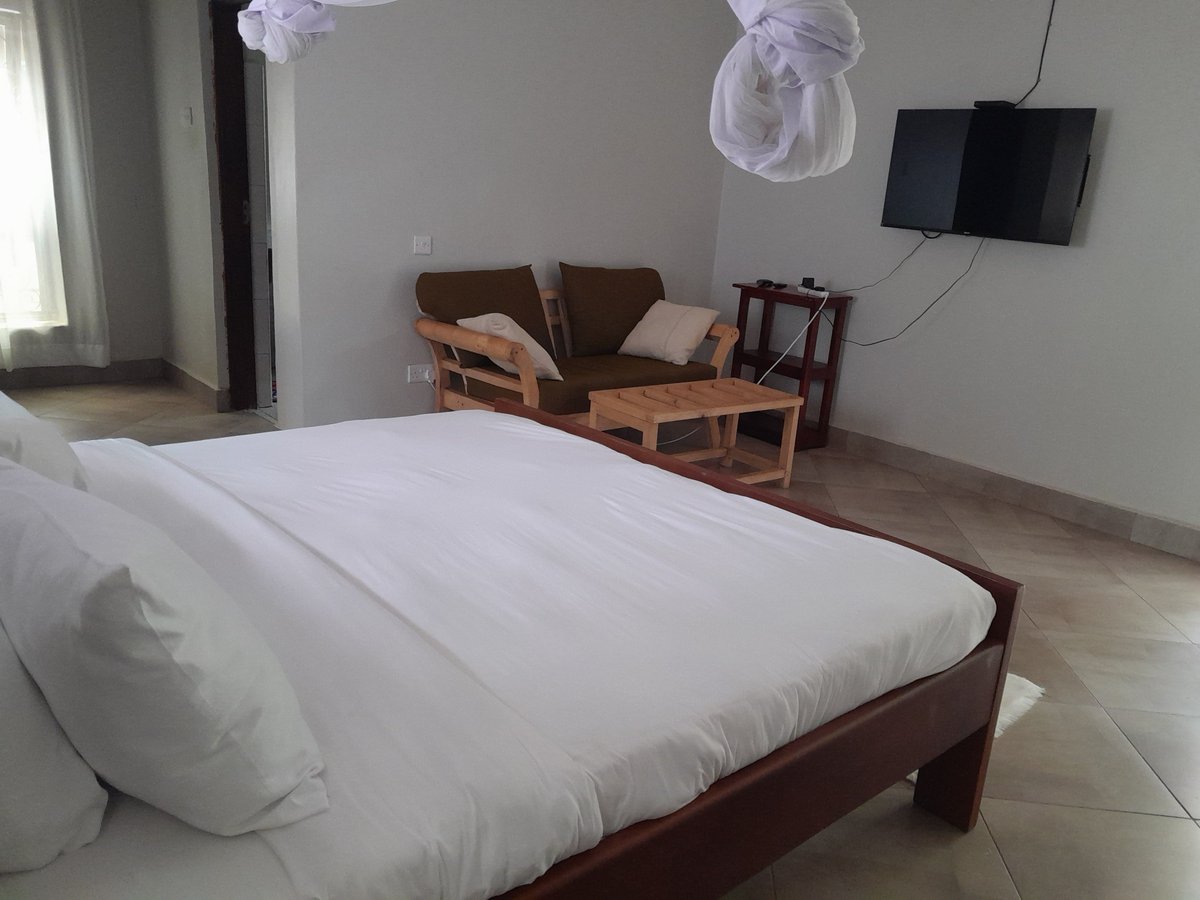 GoldenJinja's tweet photo. Tusangaire! (Lusoga for: You are welcome), to serenity, complimentary breakfast &amp; WIFI, free private parking, luxurious accommodation! Golden Cherries guesthouse, Jinja city. Reservations: 0772120987/0759120987. https://t.co/d5rnIy7QXD