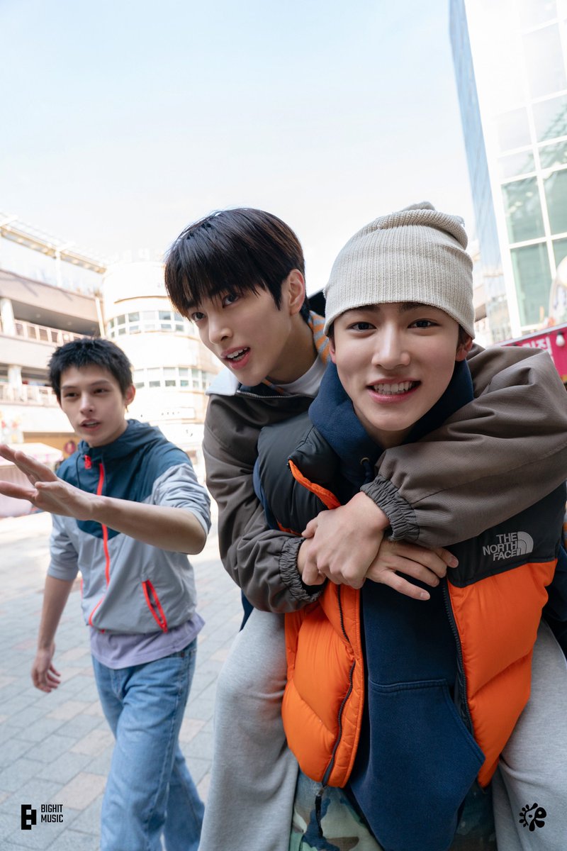 𝐌𝐨𝐜𝐡𝐢.☘︎ ݁˖ tweet media