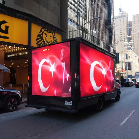 SİYAH SANCAK tweet media