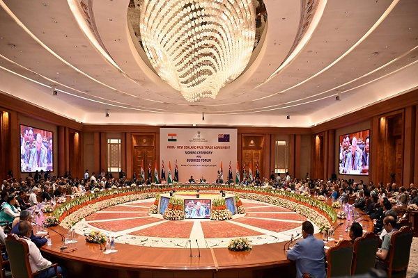 InvGurInd's tweet image. Assocham inks pact with India-New Zealand business council to boost trade

investmentguruindia.com/newsdetail/ass…

#Industry #Assocham #FTA #SaurabhSanyal @inzbc  #EconomicPartnership #Secretary #Investmentguruindia