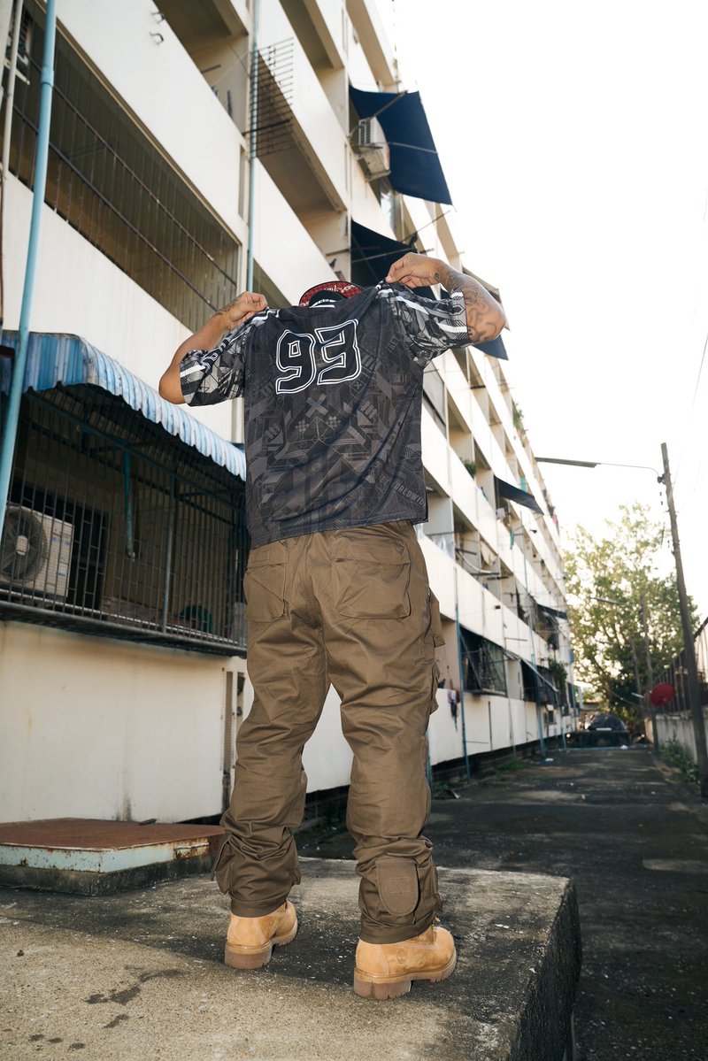 TrezWorldwide's tweet image. TZ Retro Jersey 93 
เสื้อเจอร์ซีย์ตัวแรง กลิ่นอายสปอร์ตยุค 90s ผสานสตรีทสไตล์แบบดิบๆ ผลิตจากผ้าคุณภาพเดียวกับเสื้อแข่งฟุตบอลโลก สายกีฬาห้ามพลาด 🫯

สอบถาม/สั่งซื้อ dm or line : @tzworldwide

#tzworldwide #jersy #cargo #streetwear