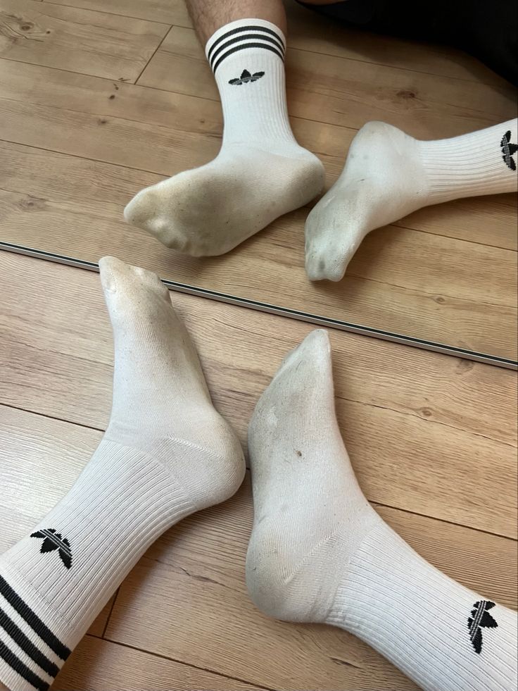 whitesocks tweet media