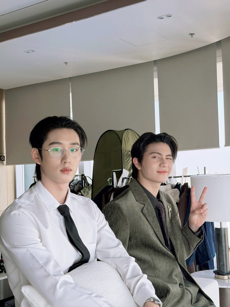 มีสติหน่อยคุณธีร์ Me and Thee tweet media