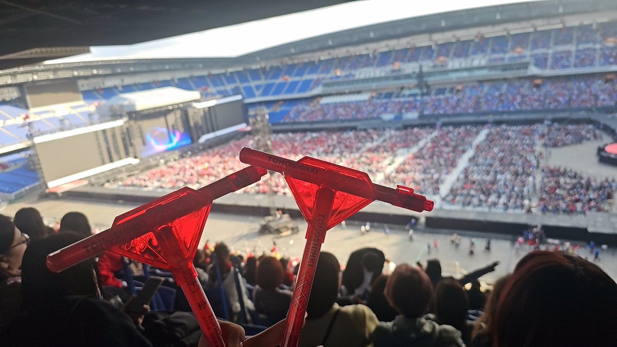 84nonsuke's tweet photo. 3度目の日産スタジアム🥹🤍
１番後ろの席とっても楽しかった🥹
私の原点🥹 https://t.co/Uq1np3urJh
