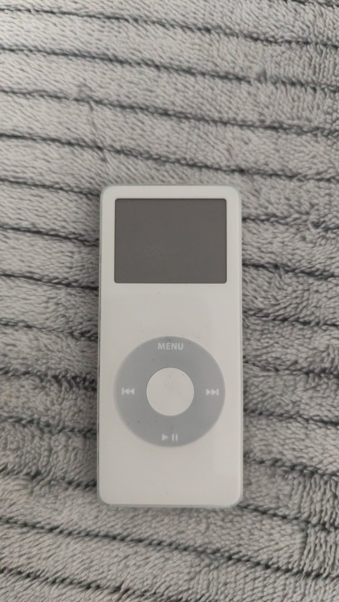 Huehnermami55's tweet image. K2's Lieblingsteil ist kaputt.😭 Hat vielleicht jmd. einen iPod, vorzugsweise in weiß, rumliegen und möchte ihn für kleines Geld loswerden? Bitte RT wg Reichweite!
Sohnemann würde sich riesig freuen. Dankeschön 🙏#Wish2hand #flohmarkt #secondhand