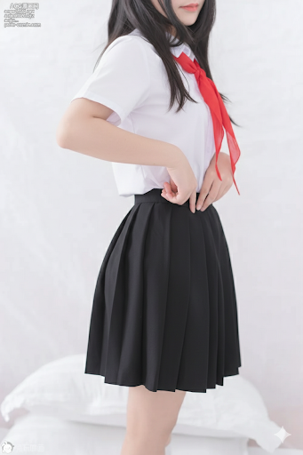 DuytnNg03911759's tweet image. ベトナムの中学生女子の制服 
#girls
#student