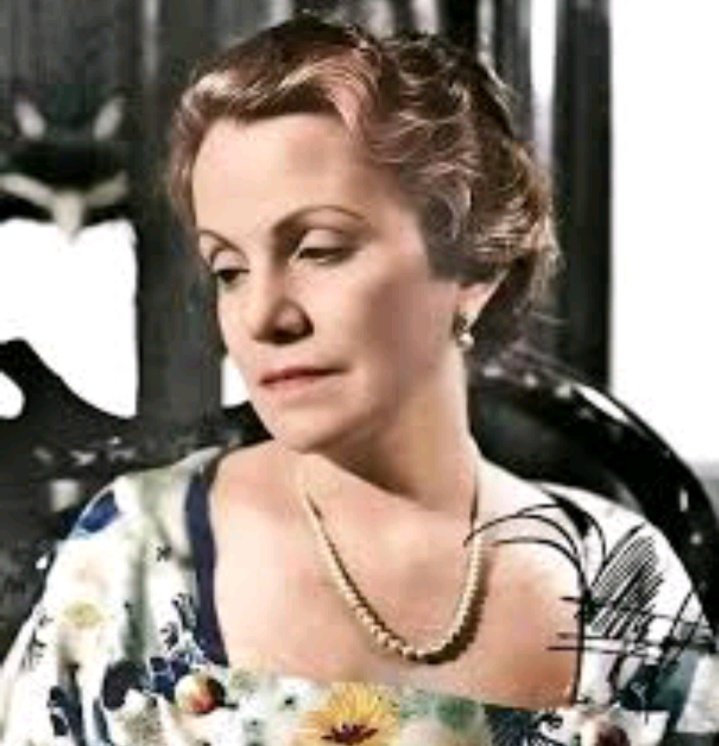 Este 27 de abril se cumplen 29 años de la partida física de Dulce María Loynaz, inmensa figura cubana de las letras hispanoamericanas, que supo trascender épocas y modas literarias. #HolguínSí #LunesConMarx #CubaEsCultura <a href="/IzquierdaUnid15/">Izquierda Latina 💪</a>.