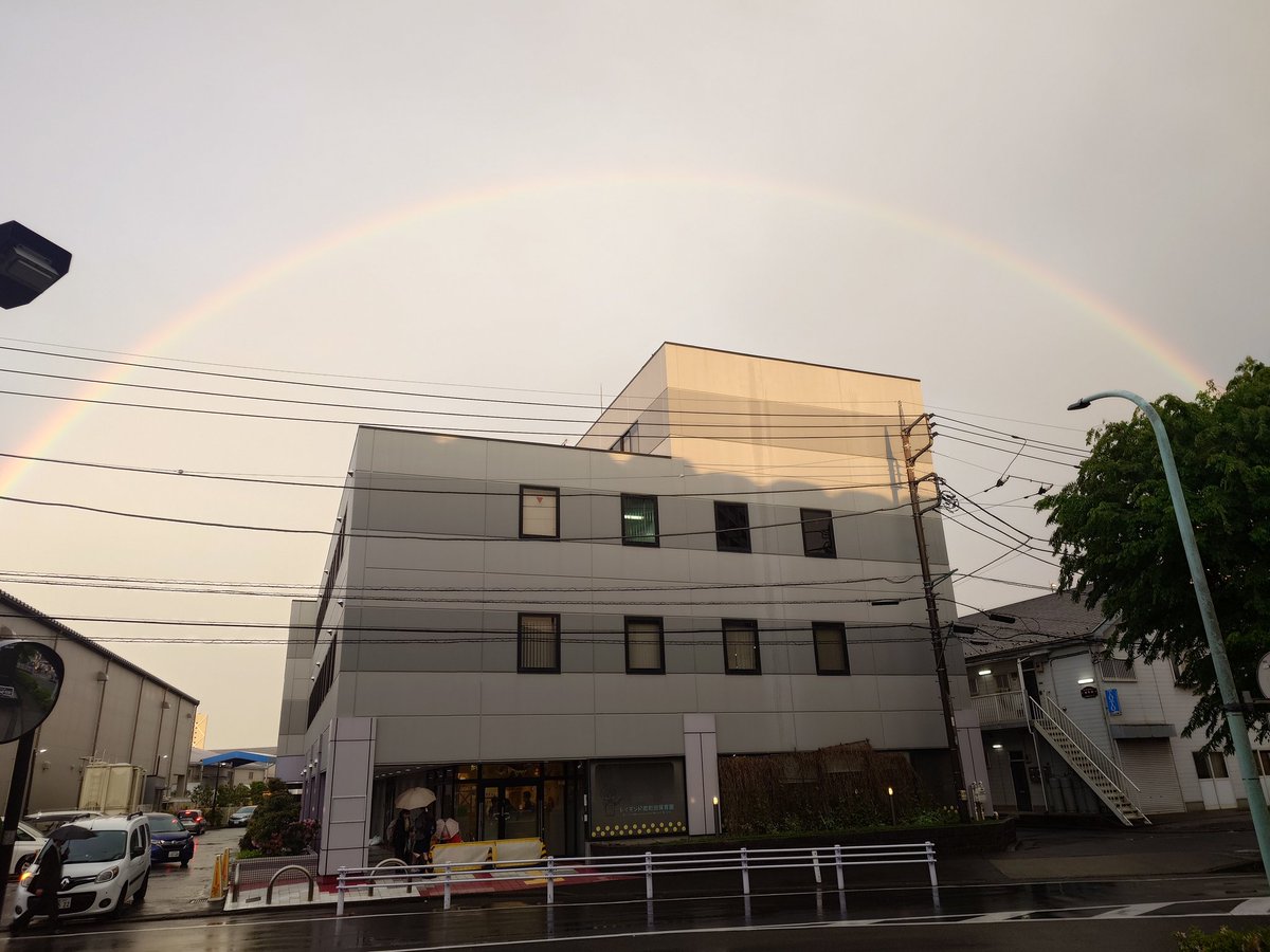 akthurricane's tweet photo. 連休直前の自然の贈物。長い雨でしたねー。 https://t.co/mH1T3dB2MJ