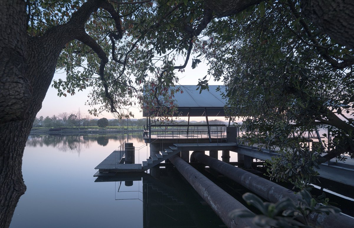 goooodofficial's tweet image. Librairie Avant-Garde at Jianhu by Atelier Deshaus
Transformation of the Water-Intake Facilities on Jianhu Island, Keqiao, Shaoxing
gooood.cn/librairie-avan…
photo by Su Shengliang
#architecture #design #architecturaldesign