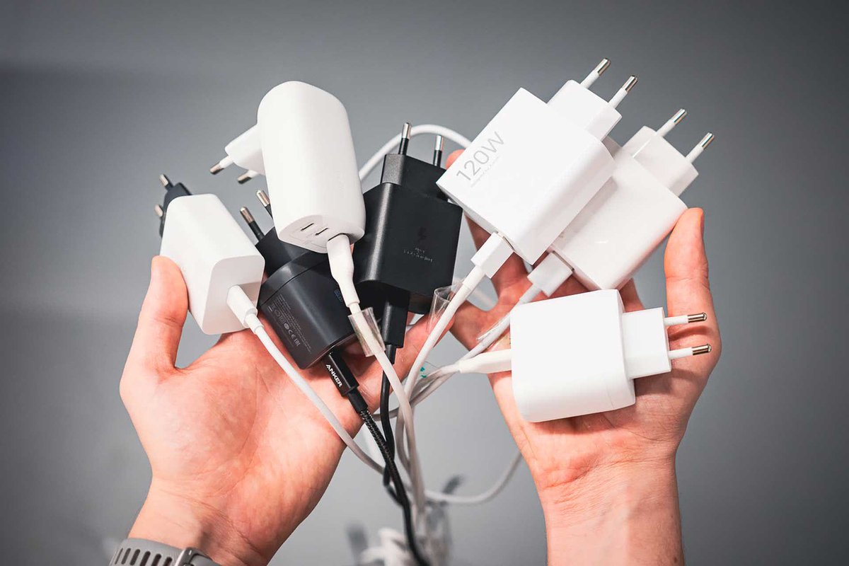 01net's tweet image. Un #chargeur universel pour tous les #PC portables ? Voici ce qui a changé depuis le 26 avril. #consommateurs #UE #USB-C  ➡️ 01net.com/actualites/un-…