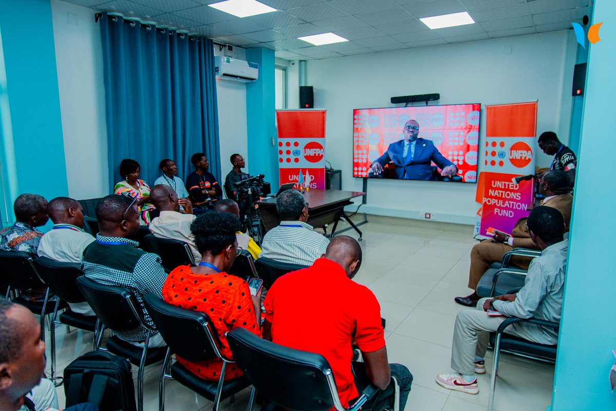 MagazineJimbere's tweet image. 🔴🔵 Trois ans et demi après à la tête de l'@UNFPABurundi, @jelidje sort par la grande porte...

🔰 De l'autonomisation des #jeunes à la réduction de la mortalité infantile, en passant par la #SSR et la lutte contre les #VBG, le patron sortant laisse une empreinte indélébile au