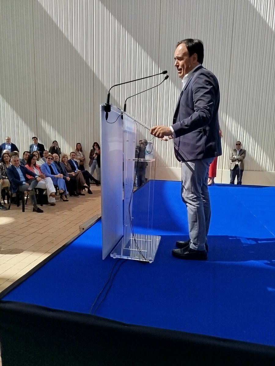 scrats_regantes's tweet photo. ➡️ POR EL PRESENTE Y FUTURO DE NUESTRA TIERRA | ACTO EN DEFENSA DEL TRASVASE TAJO-SEGURA 💧

Finaliza el acto con la intervención de Juanfran Pérez Llorca, presidente de la Generalitat Valenciana. @generalitat

#TrasvaseTajoSegura  #Agua #Agricultura #Murcia #Alicante #Almería https://t.co/w2t2B54CKL