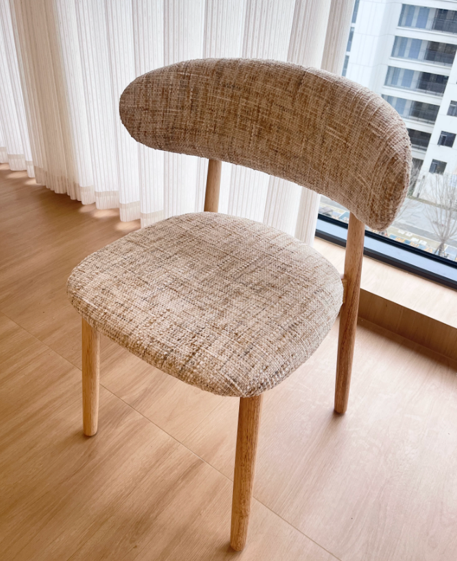 NFangmin's tweet photo. Fabric dining chair #chair https://t.co/FZ9VD1TUEa