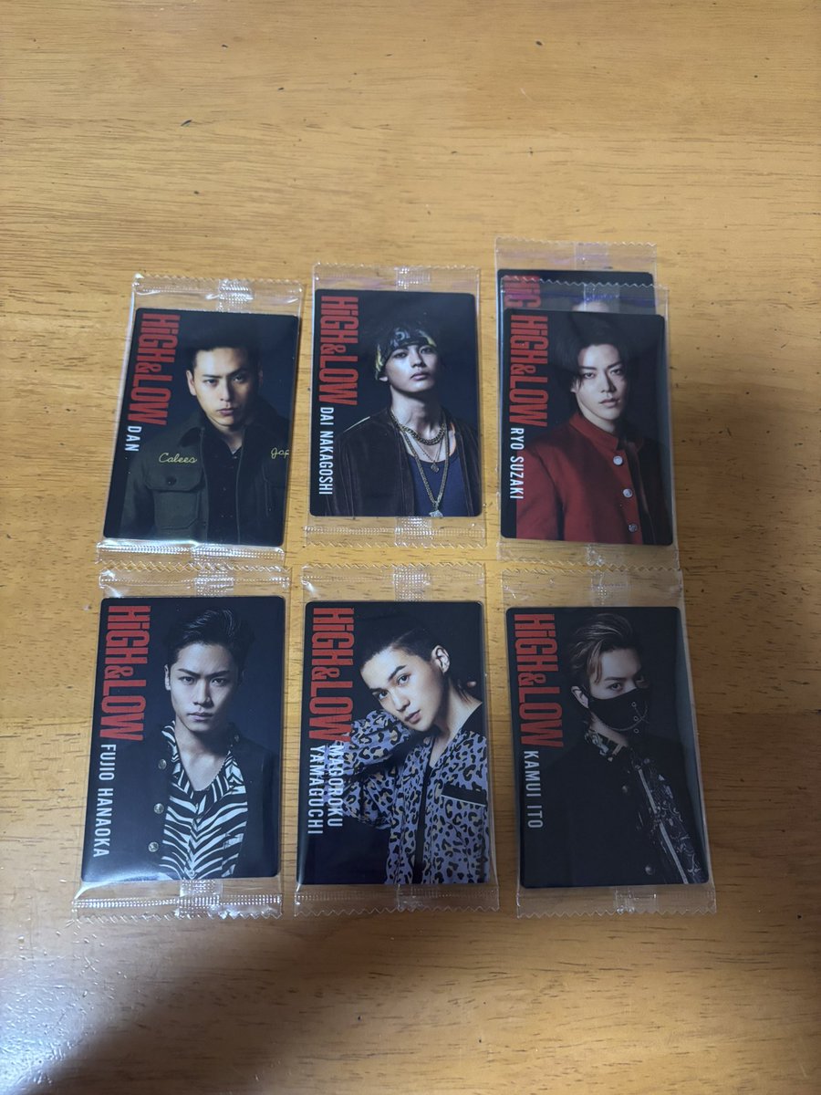 tashwe_332's tweet photo. HIGH＆LOW 10TH ANNIVERSARY
ハイロー ウエハース 交換

譲) 画像1枚目

求) 画像2枚目「♥」

郵送での交換希望です。
お気軽にお声掛けください。 https://t.co/G9DnexSxfh