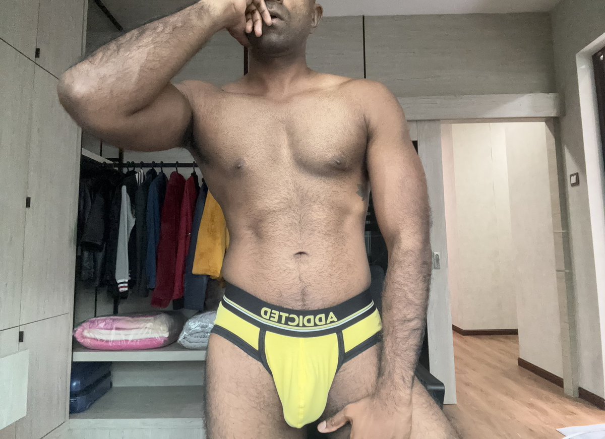 VYGNESHR tweet media