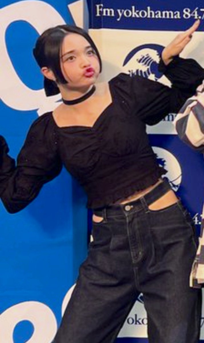 omataro2's tweet image. 制服シェルミー接触できずの悲しみをカバーできた案件。
aespaのKARINAの発表会をランウェイの最前でウォッチング👀
「いずれシェルもこういった形で接触したい！」と言っておくと本当になったりするから投稿しておこう。
シェルならたどり着くと思うよ。#PIGGS