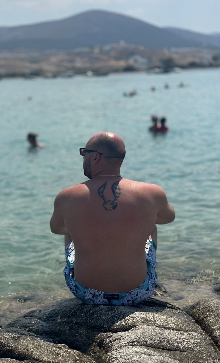 Ποσιμπολ tweet media