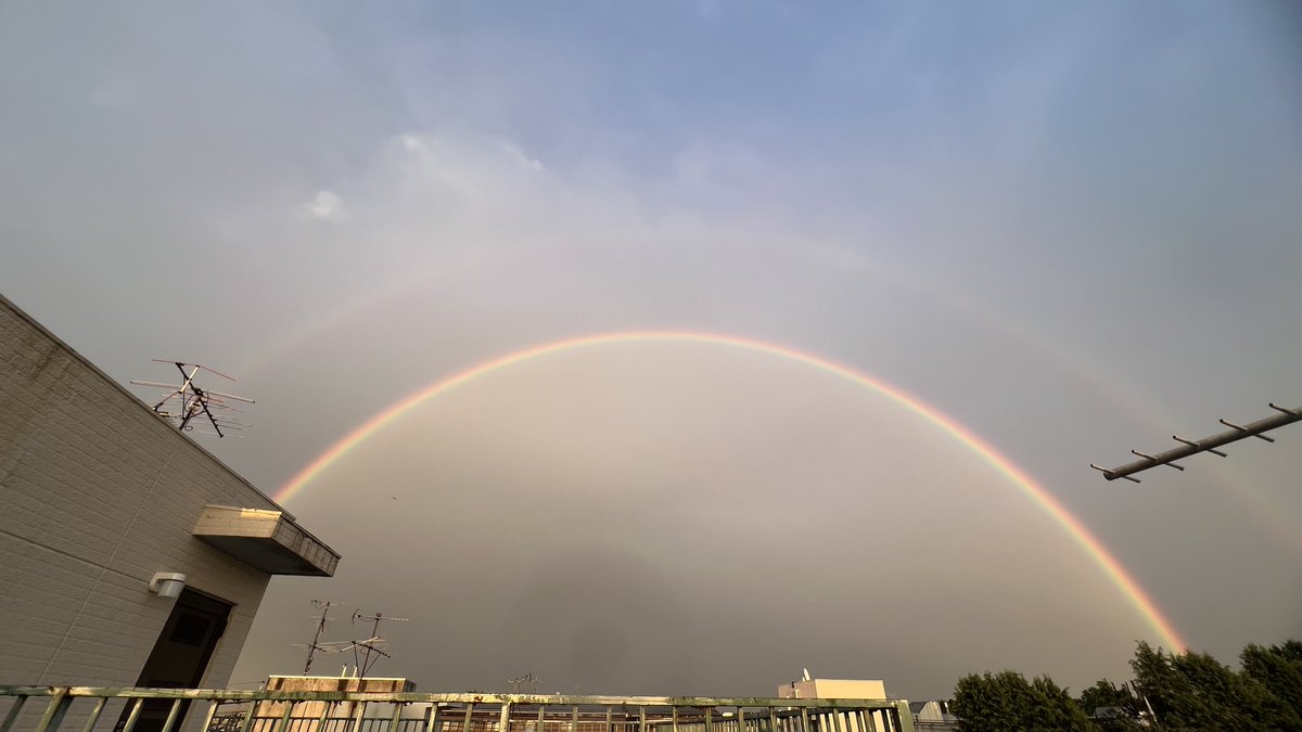 fuji_tabi's tweet photo. 虹だーー🌈 https://t.co/QegTEqfyUC