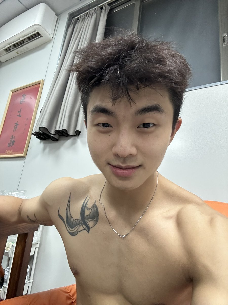 黄博城啊啊 tweet media