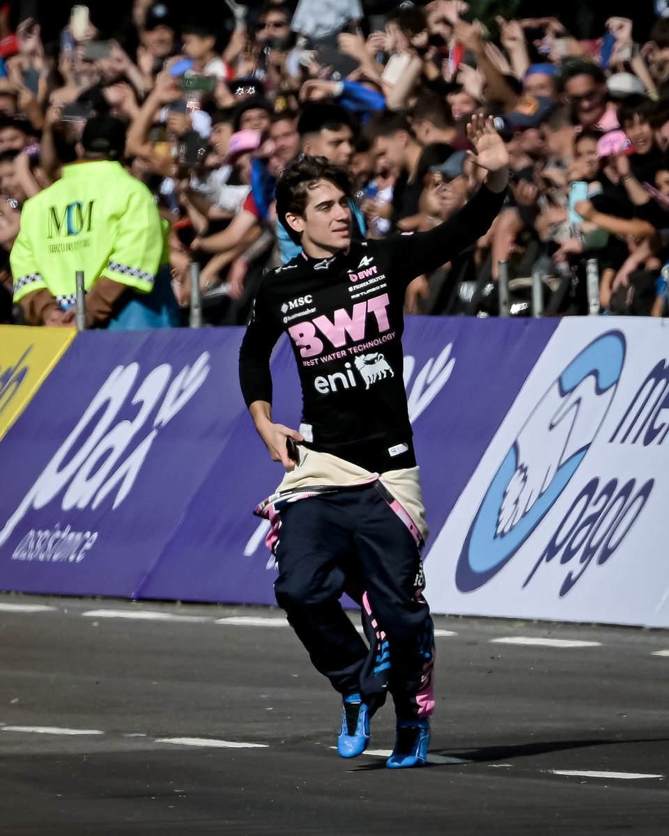 alebonfi9001's tweet photo. #VamosVamosVamos
#NadieSeRinde
@FranColapinto
@MariaCatarineu
@jcampbellwalter
@BulletSportsMgt
@JV_F1
@WilliamsF1
@AlpineF1Team
@MercedesAMGF1
@BWTUKLtd
@ClaroSports
@AutomovilClubAr
@gonsanchezreyAR
@Imagen_Arg
#SiempreTeVoyAlentar
#ColaointoArgentina
#El43EnBuenosAires https://t.co/wPOW67wp5b