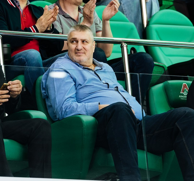 BanchevIvailo's tweet photo. The President of the 🇧🇬🏐 Bulgarian Volleyball Federation Lyubo Ganev was a special guest at the 3 bronze medal match Lokomotiv - Zenit (St. Petersburg) in Novosibirsk!
@mnikolow1#volleyballbulgaria #nikolov #simeonnikolov #moninikolov #moninikolov #Moni 
@EwaMac1
@Volleyball_it https://t.co/yvMRncH9oo