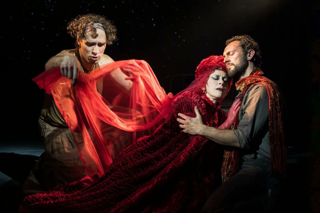 WhatsOnStage tweet media
