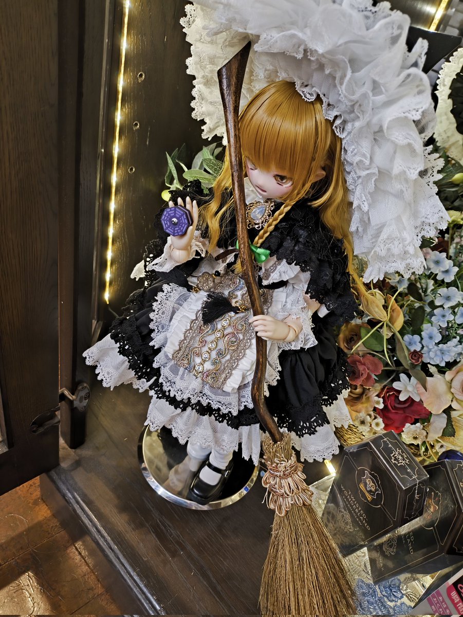 こちらの魔理沙の箒ですが検討の末デザインを変更してこちらのデザインとなります。