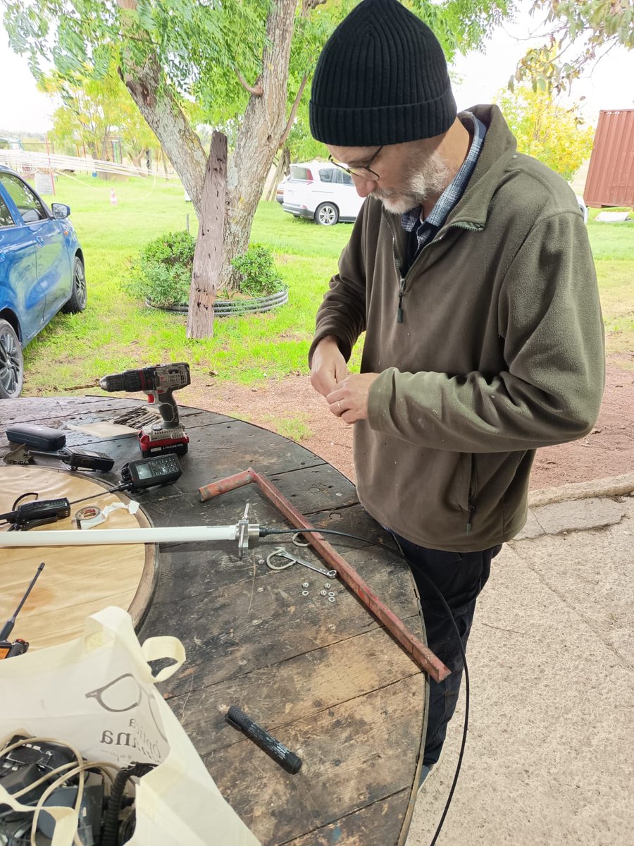 cx1cw's tweet image. Another site ready to report ADS-B data for @planefinder! 
This one is from an exceptional location in Juanico, Canelones. From the site at about 55 meters above sea level, plus 6 meters for the house, plus at least 15 meters for the tower... 
Thanks Dan &amp;amp; team.
#ADSB @rgsuy