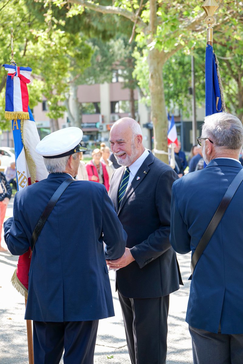 villedeSixFours's tweet photo. 🇫🇷Le Maire @Boccaletti83 a présidé la cérémonie patriotique dédiée à la Journée nationale du souvenir de la Déportation
Aux côtés des élus et des associations patriotiques, la Ville a tenu à rappeler l’importance de transmettre ce devoir de mémoire aux générations futures. https://t.co/XqPHeyBpkd