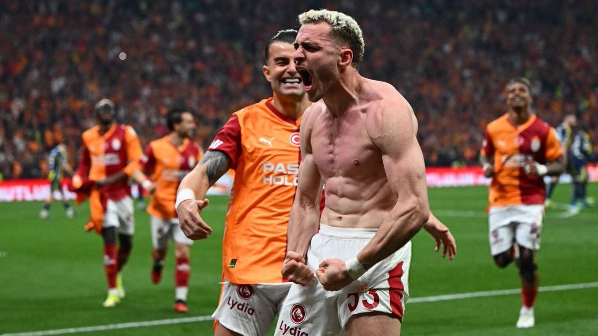 Claudioggia's tweet photo. -Penaltıdan önce Sane'ye attığı müthiş pasla atağı başlattı 
-Penaltıyı beklerken Ederson'u oyundan attırdı
-Penaltıda eli ayağı titremedi, terse yatırdı 
-Derbi tarihine geçecek bir sevinç yaptı

4 senenin sonunda ilk derbi golü, bundan daha güzel bir şekilde olamazdı herhalde https://t.co/ZJPA2rYIjh