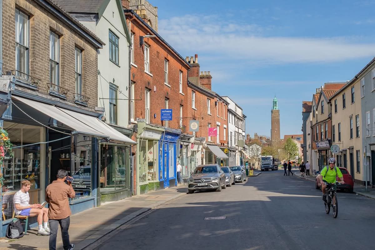 NorwichLanes's tweet image. Time to sit, walk or cycle down Upper St Giles ~ norwichlanes.co.uk/map/ #Norfolk
