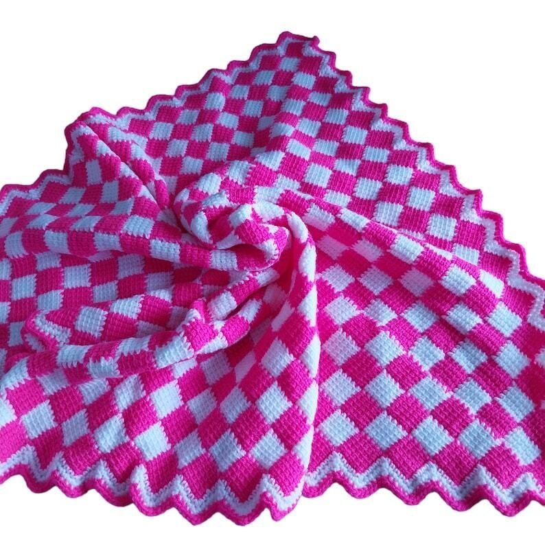 knittingtopia's tweet image. Charm everyone with this unique, hand-crocheted baby blanket in vibrant hot pink and pure white. Its entrelac design is perfect for pram cover. Makes a thoughtful baby shower gift too!
knittingtopia.etsy.com/listing/170728…
#etsy #handmade #tweetuk #uksmallbiz #craftbizparty #MHHSBD