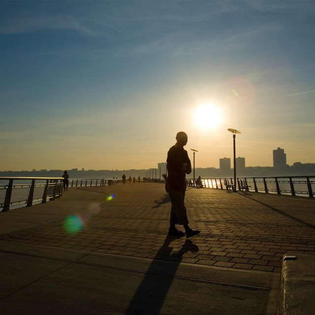 UltimaToolSerge's tweet image. Skekz – Mythos (2020): cinematic downtempo with soft trip-hop grooves, deep textures and late-night atmosphere. A smooth, immersive listen for fans of moody electronic soundscapes.

Read more: alltriphop.com/2025/07/skekz-…

#triphop #downtempo #ambient #electronica