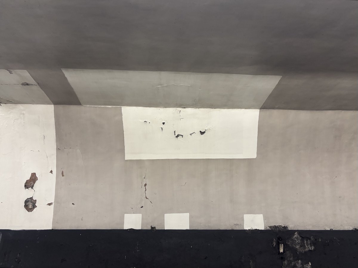 joannaofottawa's tweet photo. Meanwhile some ad-free wall space at Holborn tube station channeling Josef Albers. 

#Holborn #bauhaus #accidentalart #london https://t.co/lm57Gh5Rju