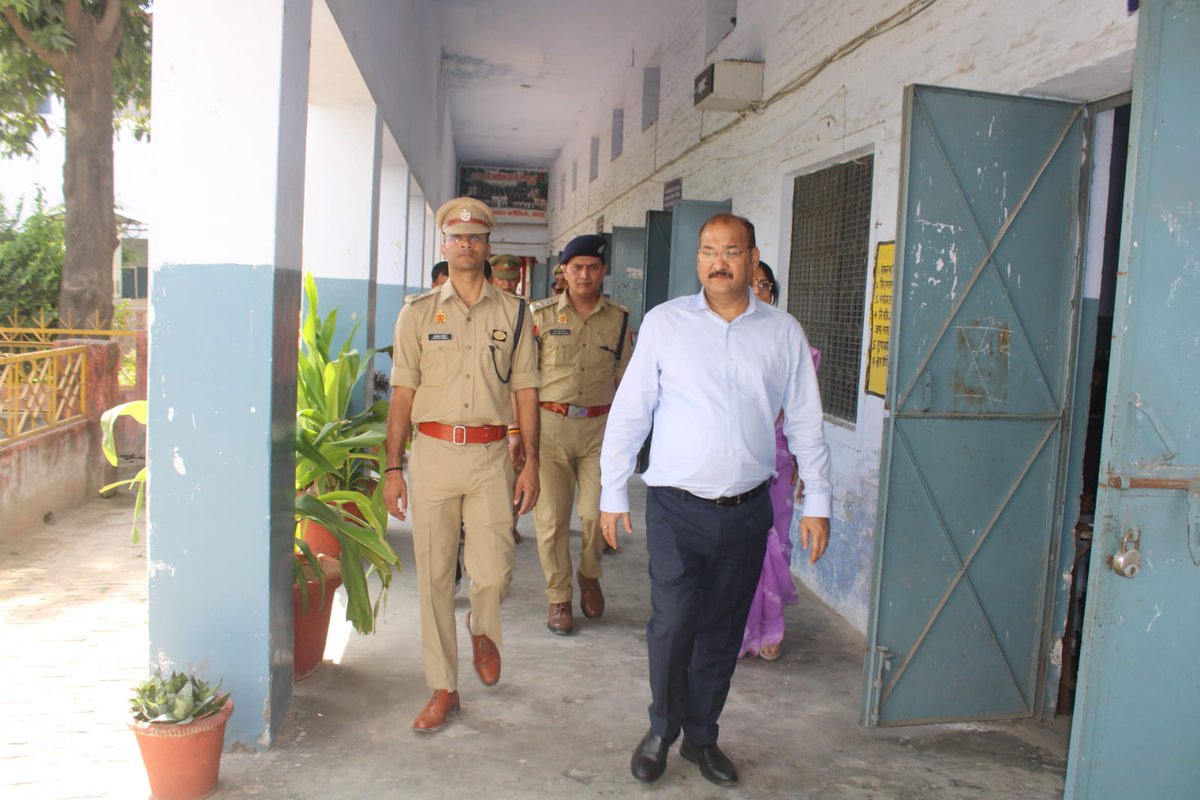 DM Meerut tweet media
