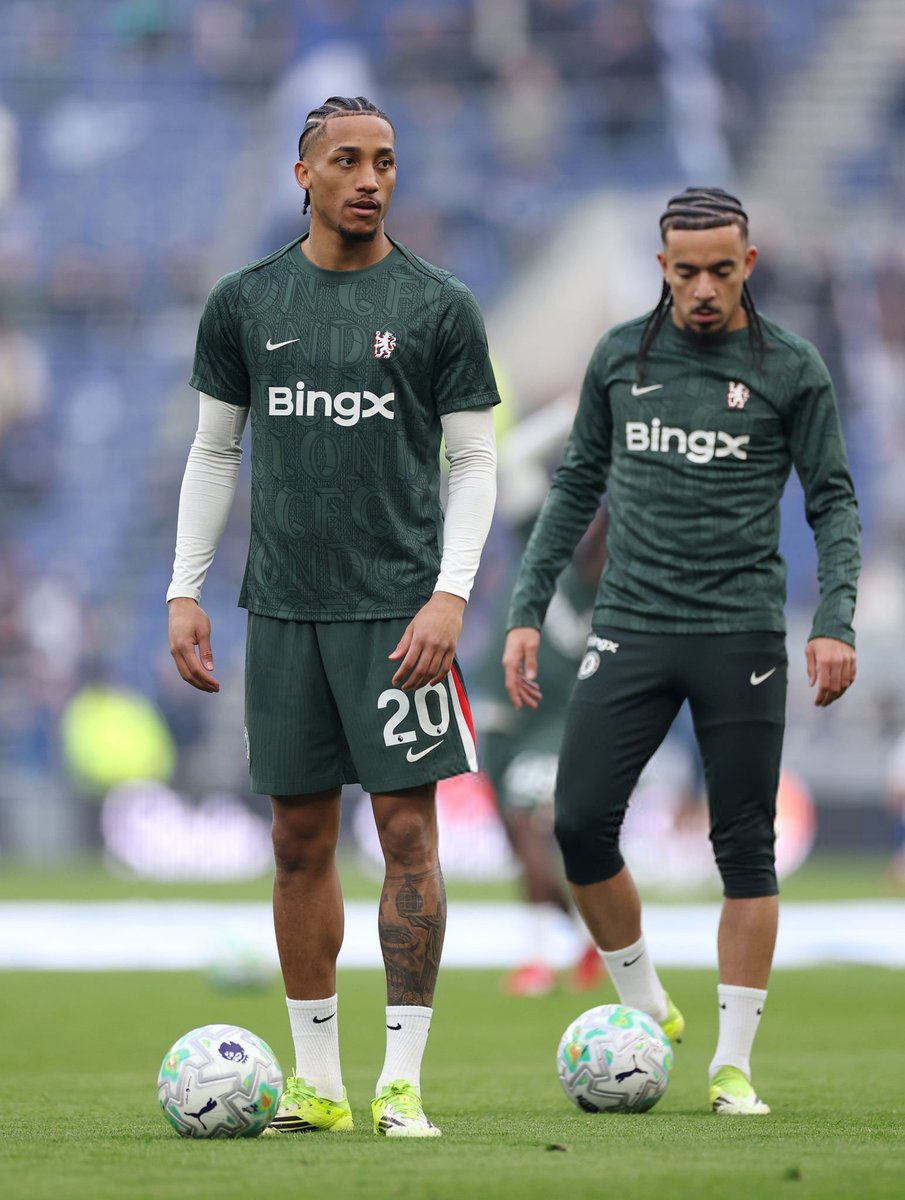 Blue_Footy's tweet image. Joe Cole on Joao Pedro’s performance against Leeds:

🗣️ "He plays with that flair, I loved him today he was dropping off in the pockets. He did his centre forward job, he held up the play and when he got into good positions he was picking the right passes."

~ @footballontnt