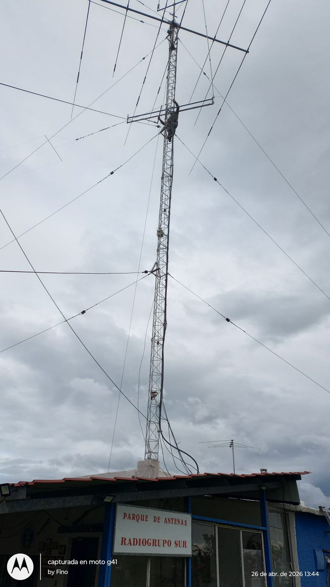 cx1cw's tweet image. Another site ready to report ADS-B data for @planefinder! 
This one is from an exceptional location in Juanico, Canelones. From the site at about 55 meters above sea level, plus 6 meters for the house, plus at least 15 meters for the tower... 
Thanks Dan &amp;amp; team.
#ADSB @rgsuy