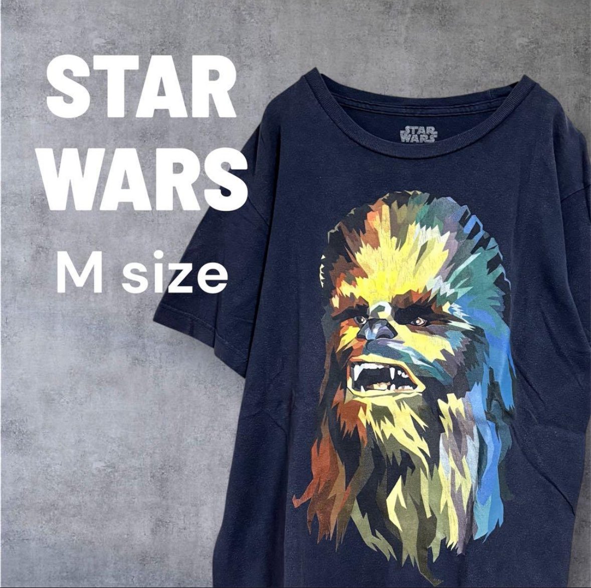 TCompei's tweet image. 「ウーアアーアー！」

銀河系最強の相棒チューバッカ

その荒々しくも温かい魂を
エッジの効いたマルチカラーで描いた
「着るアート」

ハン・ソロとの絆
銀河を駆ける興奮が鮮やかに蘇る

公式FIFTHSUNの確かな品質
ジャケットの隙間から
銀河の彩りを覗かせる🪐

 #スターウォーズ #古着