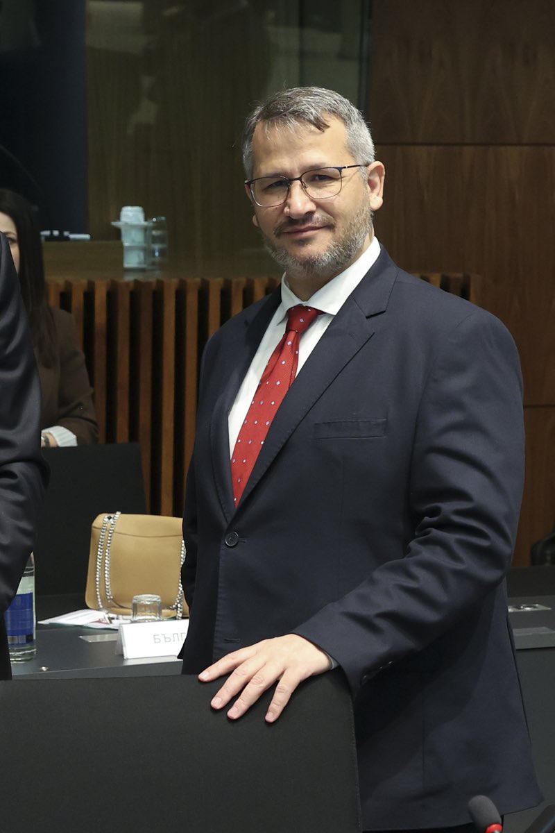 🇧🇬🇪🇺 Le ministre de l’Agriculture, Ivan Hristanov, participe aujourd’hui à la réunion #AGRIFISH à Luxembourg.
Au programme :
📌 Avenir de l’agriculture et des forêts
📌 PAC après 2027
📌 Situation du marché 
🌱🚜 #UE #Agriculture #Bulgaria #PolitiqueAgricole